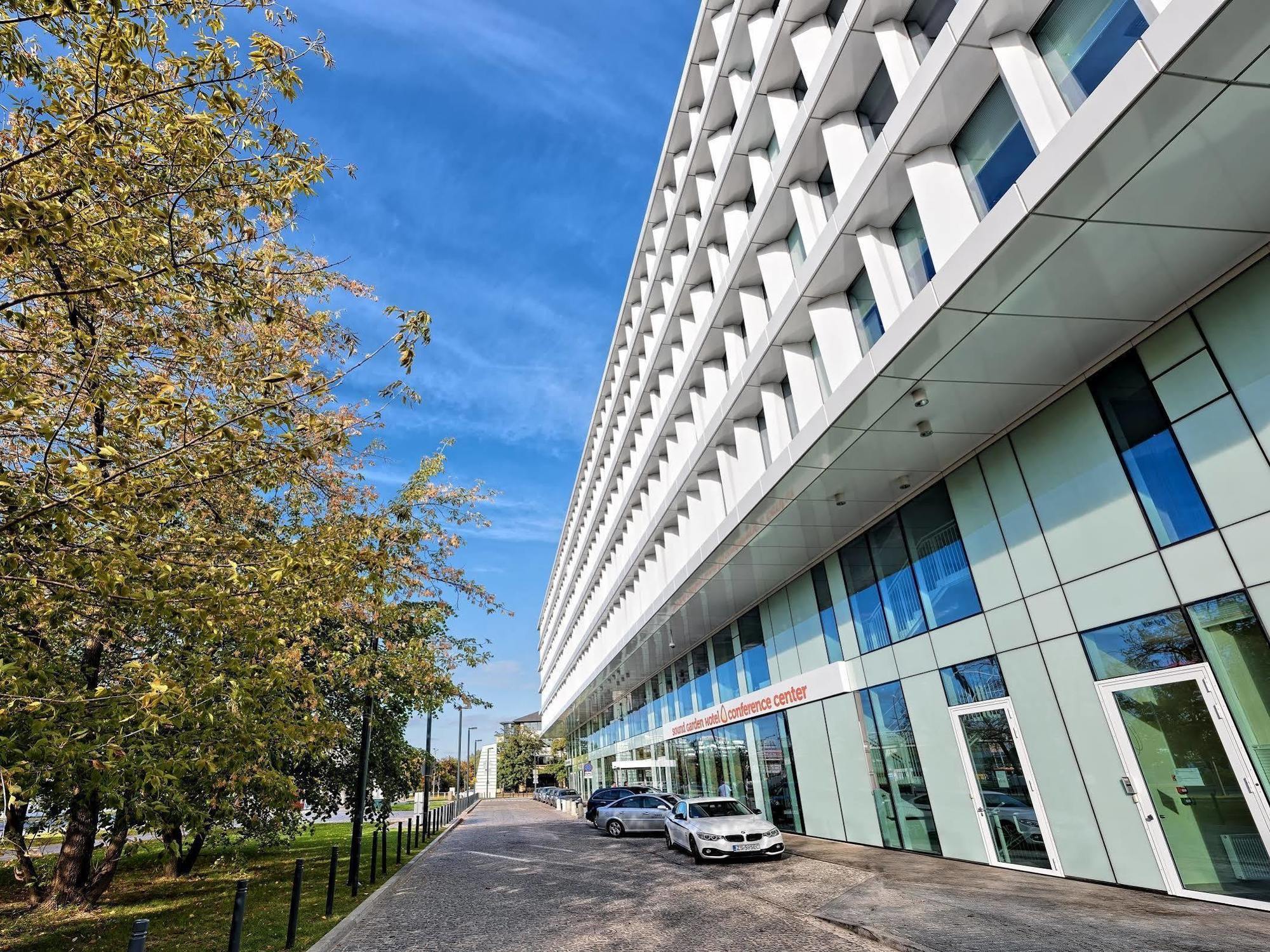 Sound Garden Hotel Airport Varšava Exteriér fotografie
